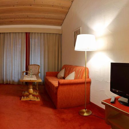 וולגאו Gasthof & Hotel Zur Post מראה חיצוני תמונה