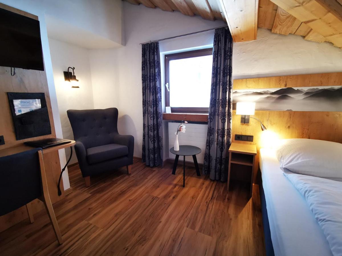 וולגאו Gasthof & Hotel Zur Post מראה חיצוני תמונה