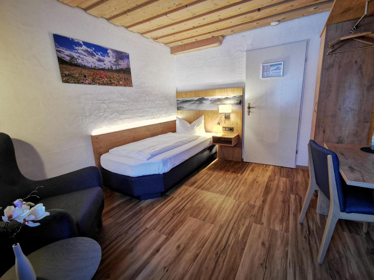 וולגאו Gasthof & Hotel Zur Post מראה חיצוני תמונה