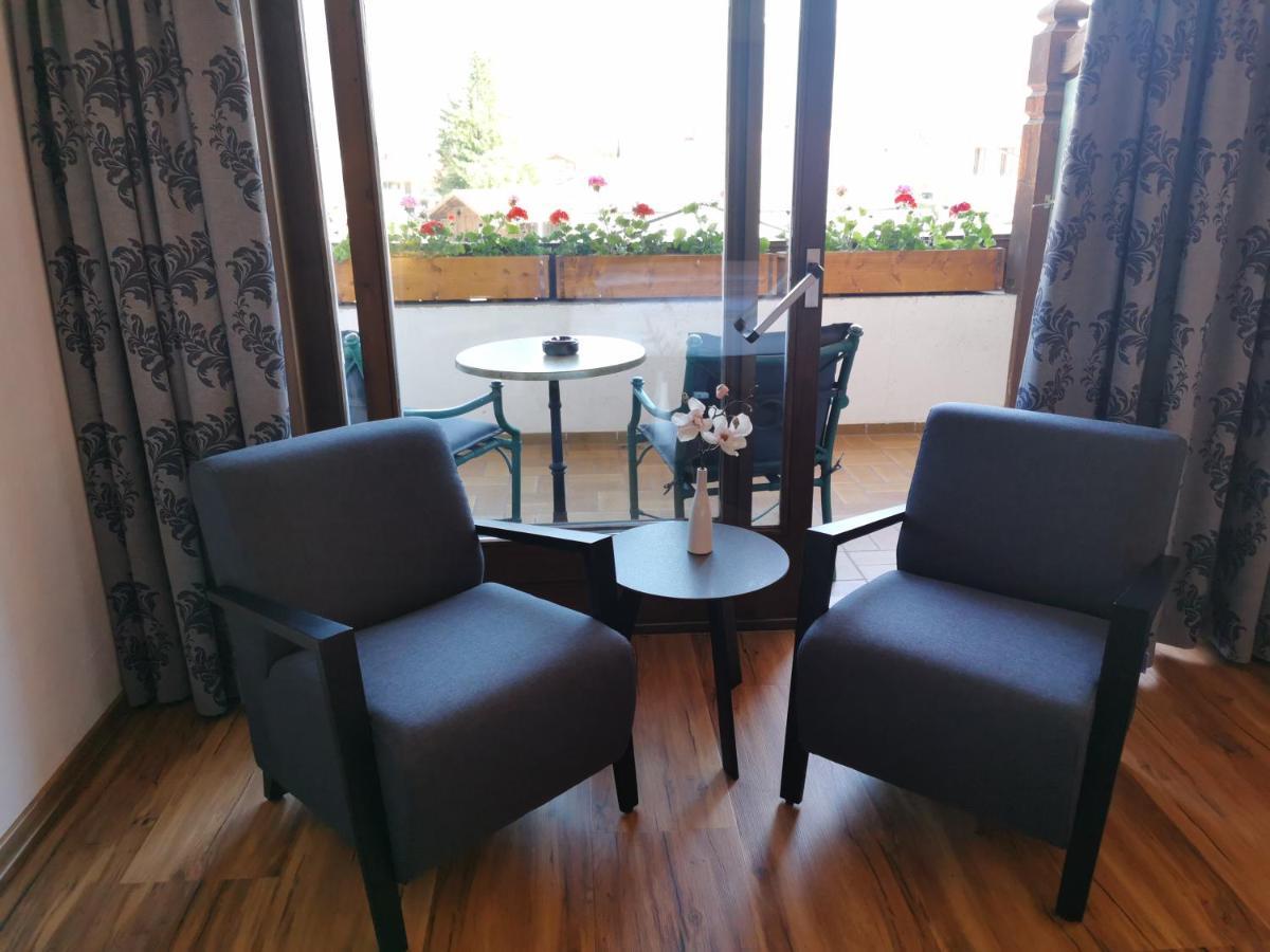 וולגאו Gasthof & Hotel Zur Post מראה חיצוני תמונה