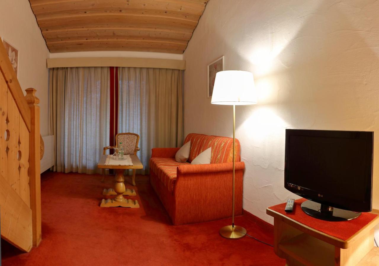 וולגאו Gasthof & Hotel Zur Post מראה חיצוני תמונה