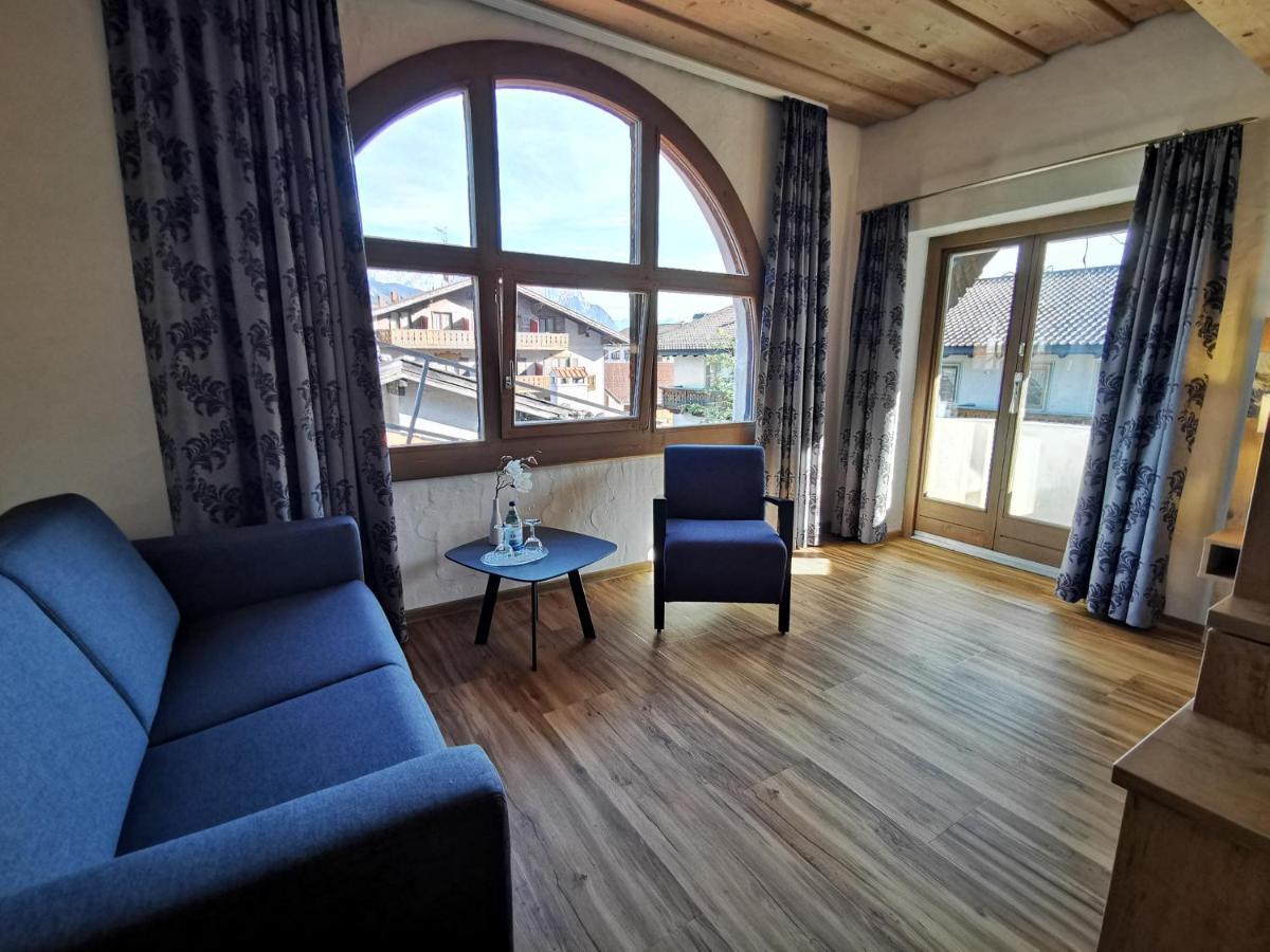 וולגאו Gasthof & Hotel Zur Post מראה חיצוני תמונה