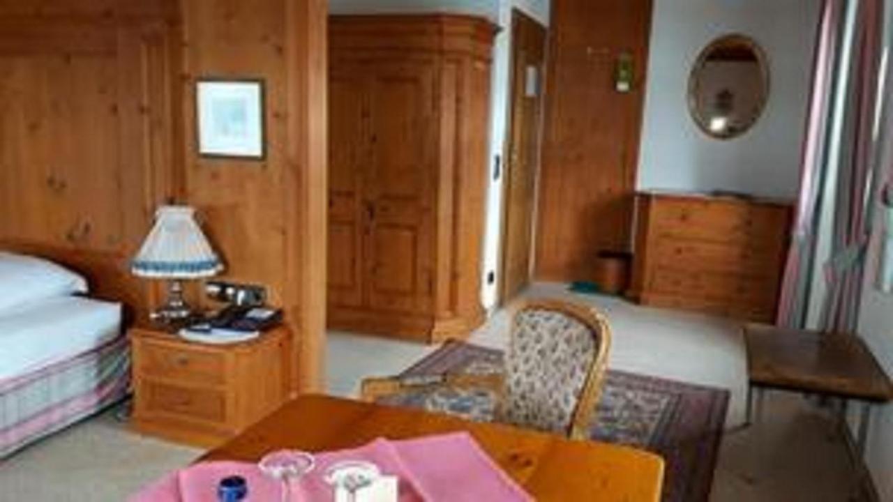 וולגאו Gasthof & Hotel Zur Post מראה חיצוני תמונה