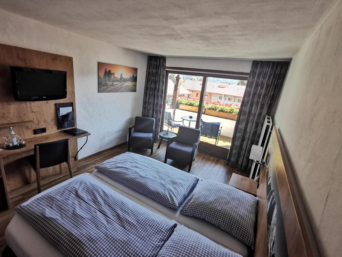 וולגאו Gasthof & Hotel Zur Post מראה חיצוני תמונה